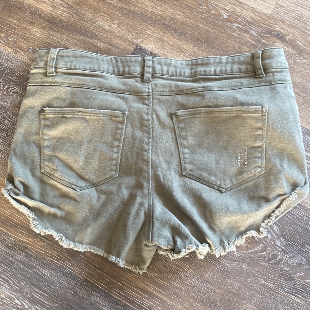 Love Tree Shorts - Picture 3 of 3